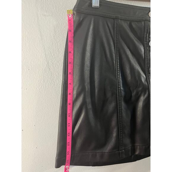 Black Faux Leather Mini Skirt women's size M - Picture 6 of 7